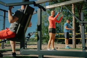 Outdoor gym Triceps press 