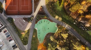 Omnigym outdoor gym in a green area of Helsinki